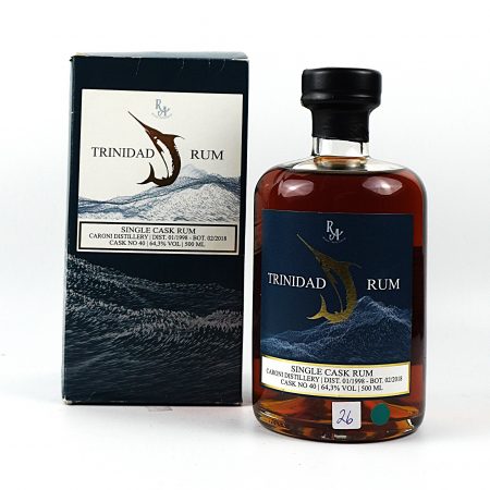 Caroni 1998 Rum Artesanal 50cl – Frontale Ansicht mit Originalbox ; Siegel intakt; Füllstand und %vol, Jahrgang u. Etikett mit allen Angaben der Rumflasche sichtbar