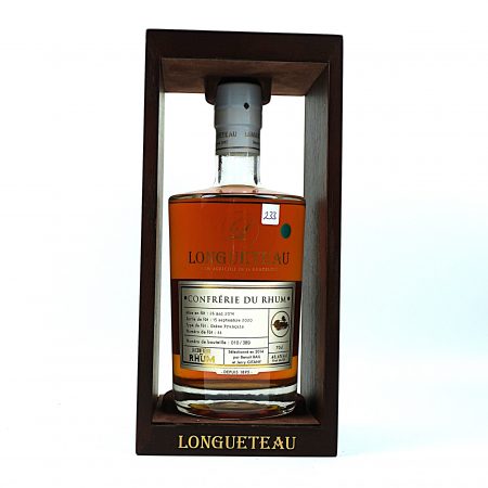 Longueteau 2014 Confrerie du Rhum Single Cask Rum Vorderseite mit Originalverpackung aus Holz