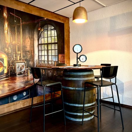 Ruminvestor Übergabestelle Tisch Fass